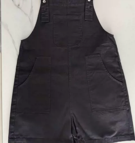 全新有吊牌唐狮背带短裤，L码，有意者私聊闲...