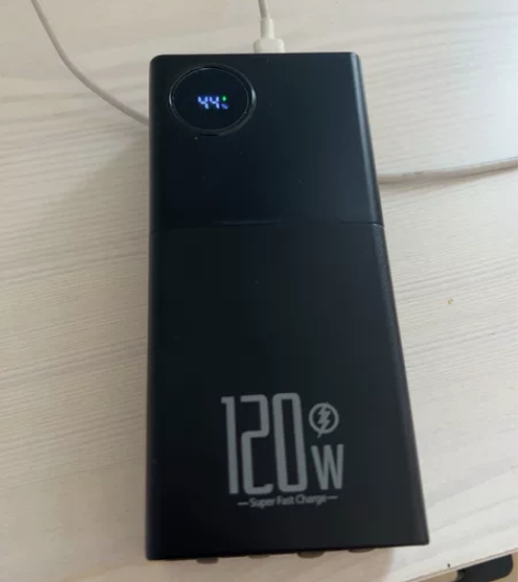 57000毫安超大容量充电宝,用的没5回,...