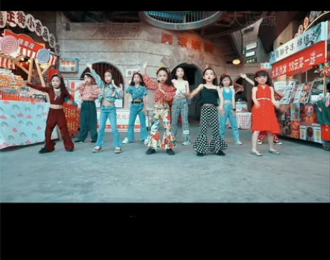 复古港风女童走秀演出服六一表演喇叭裤跳舞爵...