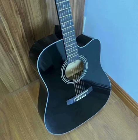 原价2500多的几乎全新吉他便宜出了，虽然...