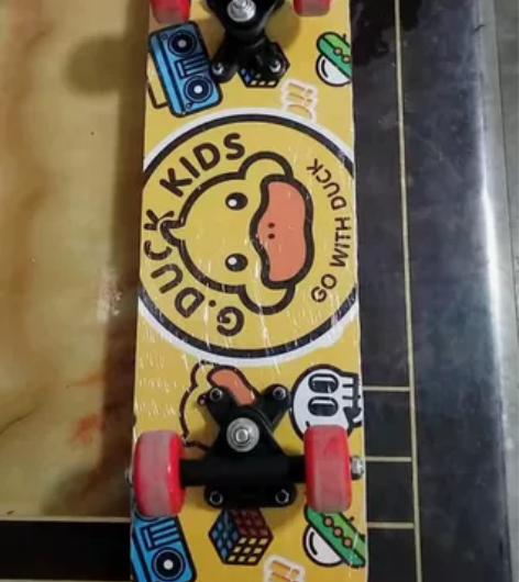 【倒闭处理】全新儿童滑板可爱小黄鸭儿童滑板...