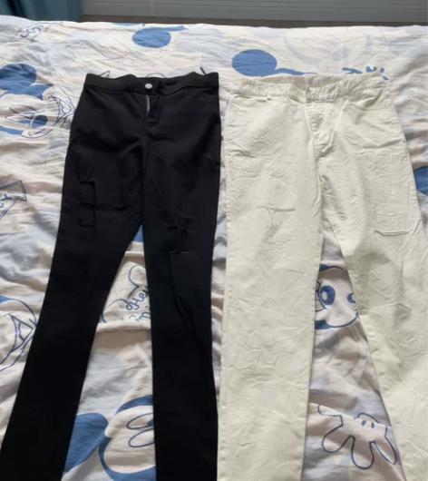 全新拉夏贝尔黑色破洞裤，白色为简朵破洞裤，...