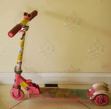 迪士尼品牌滑板车，孩子大了在家中闲置，现便...