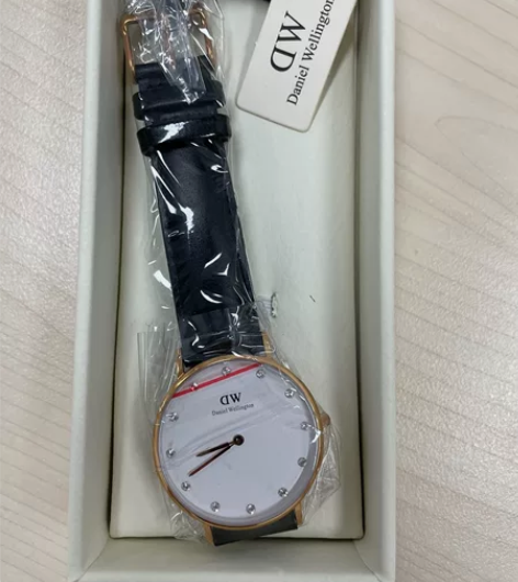 DW手表，以前去济州岛买的，一直没有带过，...