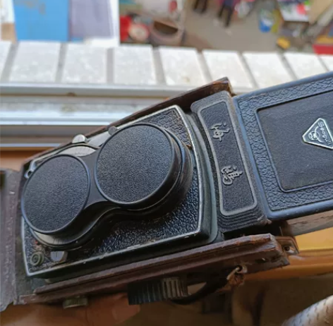 老海鸥4B一台，，快门有反应，镜头干净，品...