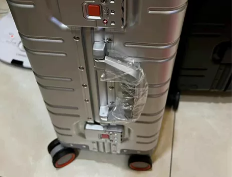 【全新无瑕】高档全镁铝合金高档加厚24寸拉...