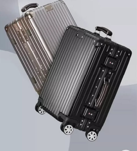 打拉杆箱28寸。黑色的。原价500多买来的...