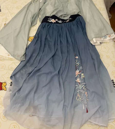 茗月萱汉服 买了好久一次没穿过 原价168...