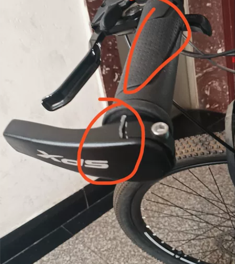 上海永久自行车。九九新。手把可以置换可小刀...