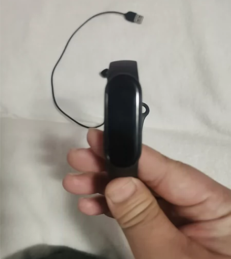 小米手环5不开机，充电没反应。原装无拆修屏...