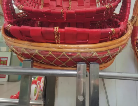 图中的闲置宝贝是10个装的中号可手提水果篮...