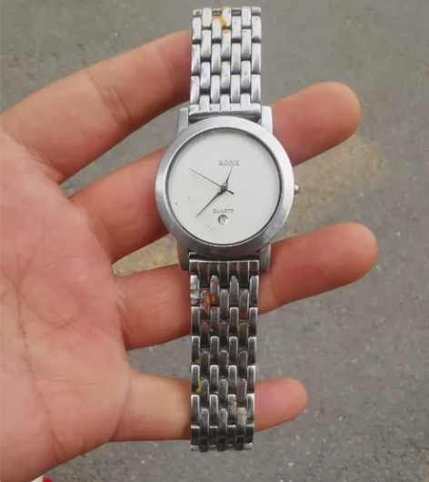 雷诺石英男表 新收一块雷诺石英男表，没有电...