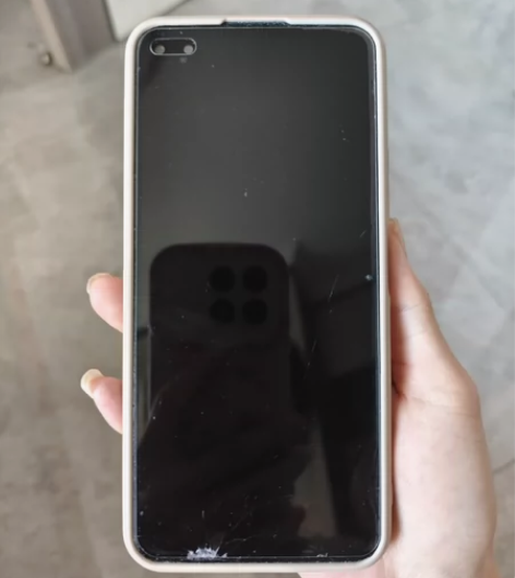 nova6  5G闲置出，屏幕有一点点碎了...