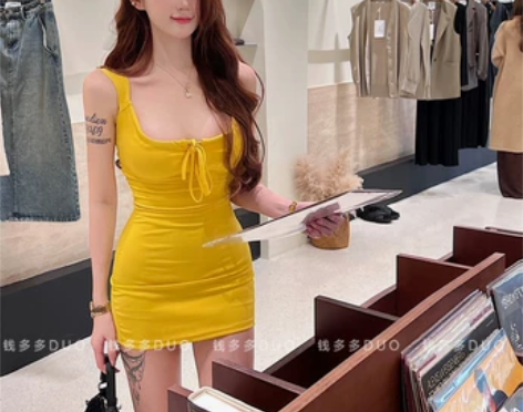 ?纯欲风显白黄色吊带连衣裙小个子包臀裙紧身...