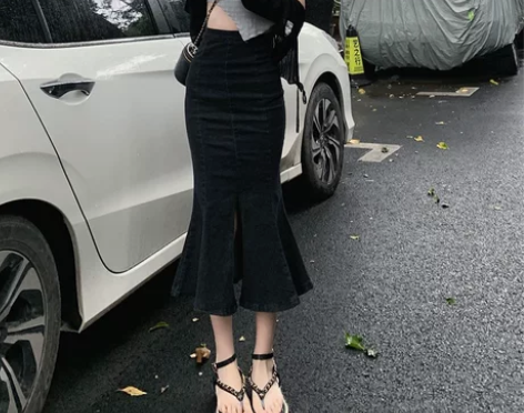 包臀牛仔半身裙女小个子2024新款半裙黑色...