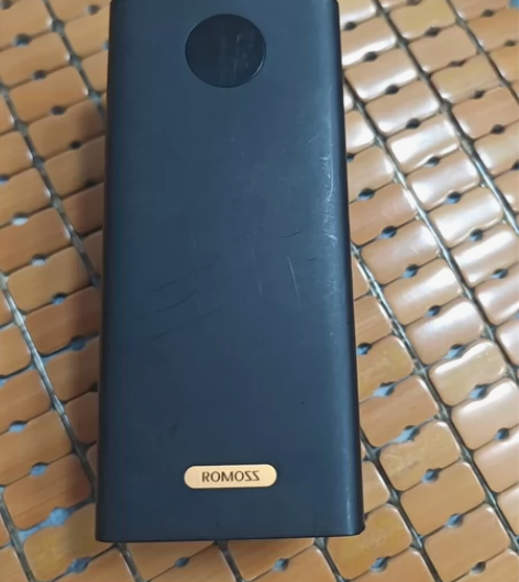 #充电宝罗马仕充电宝快充充电宝成色还行大容...