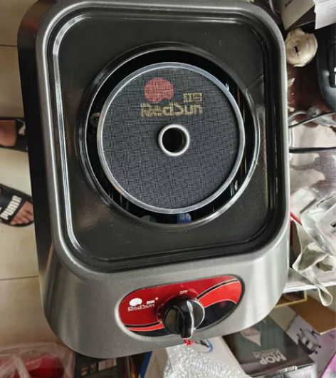 红日燃气灶，全新，仅拆封，其它配件齐全，实...