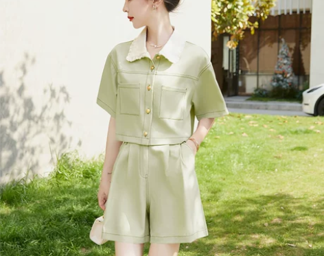 洋气活泼夏季甜美风小个子上衣欧货两件套1C...