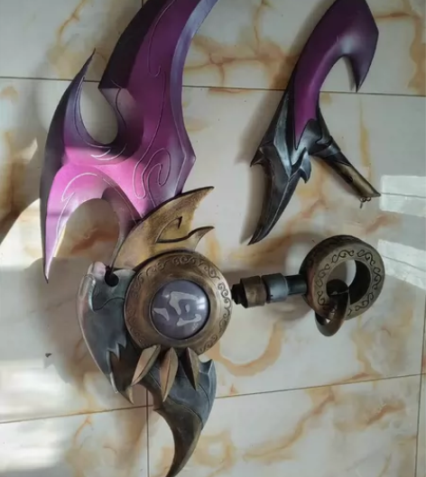 白虎志定制武器，可小刀，可定金 感兴趣的话...