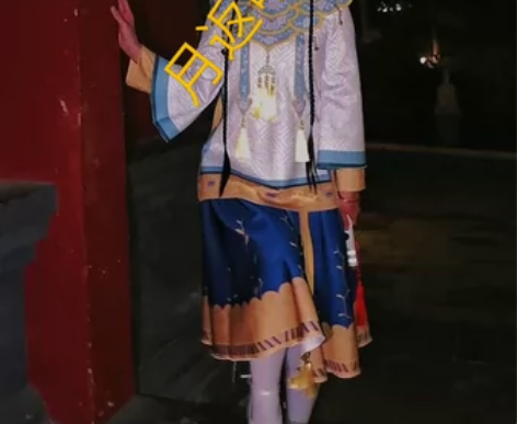 白泽cos服，穿过两次喵，照片是调过饱和度...