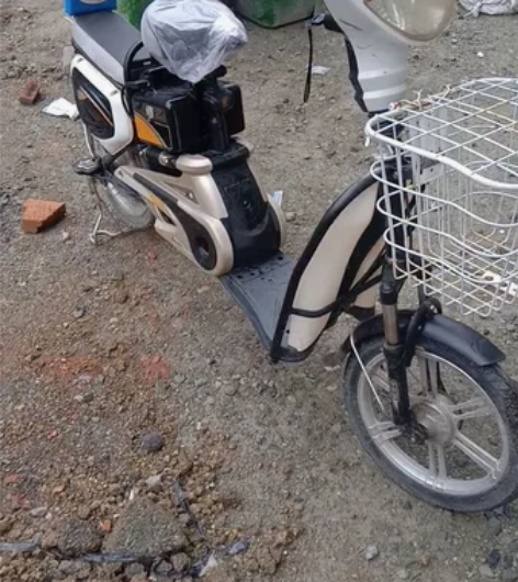 二手电瓶车         雅迪牌两轮电瓶...