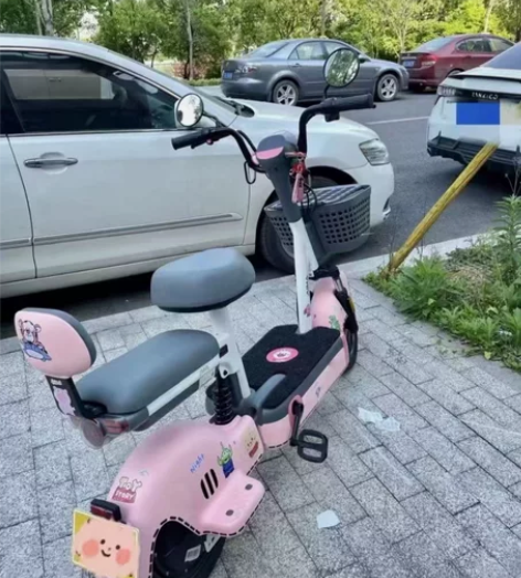二手电动自行车。雅迪新国标小龟王电瓶车转让...