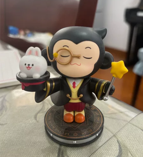 小猿手办，魔法小猿，摆放有轻微灰尘，没有盒...