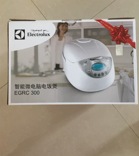 电饭锅 伊莱克斯牌电饭锅，3升的，纯新的，...