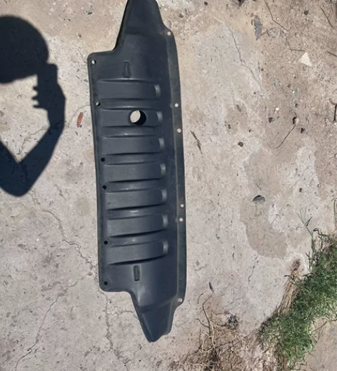 牧马人JK前杠下护板 感兴趣的话点“我想要...