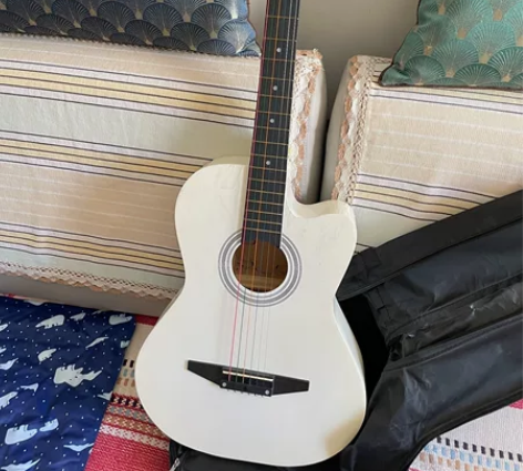 谁年少没有一个吉他梦   转卖梦想 白色彩...