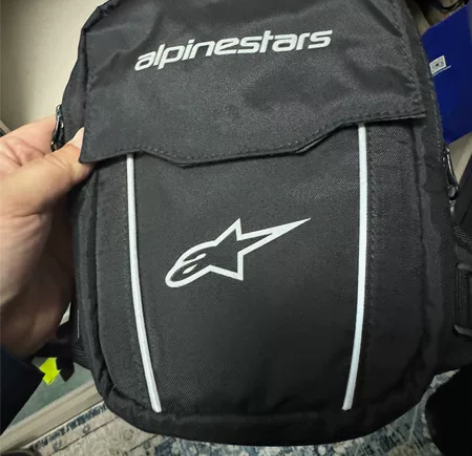 A星腿包95新 商品均为正品实价，禁止砍价...