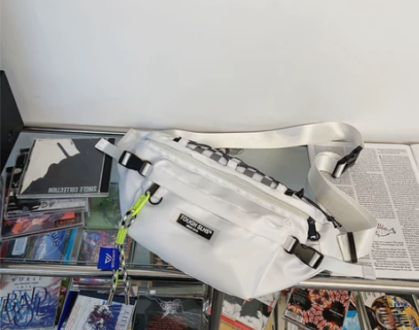 胸包男ins潮小包斜挎包男生背包潮牌单肩包...