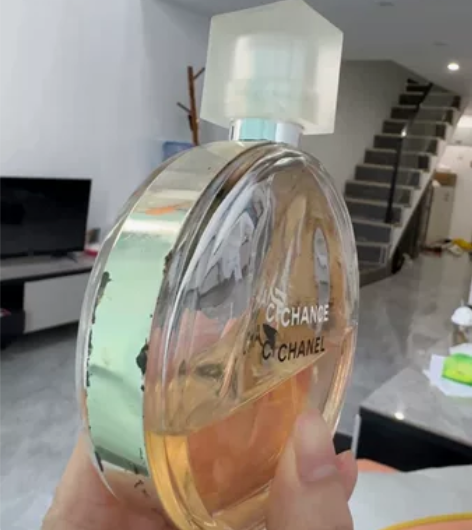 出余量瓶 海蓝之谜精粹水 ￥30赠送遮瑕 ...