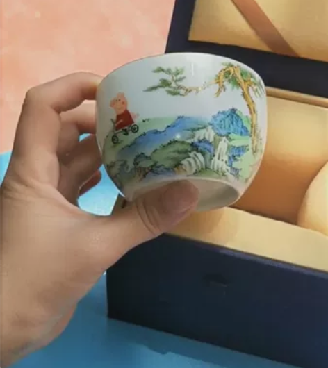 景德镇陶瓷器 手绘小猪佩奇春游记 珐琅彩青...