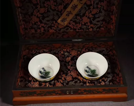旧藏下乡收清代宫廷御藏手绘珐琅彩瓷器碗一对...