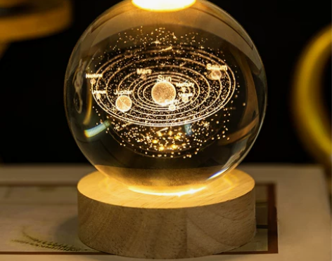 水晶球桌面摆件创意发光小夜灯宇航员星空玻璃...