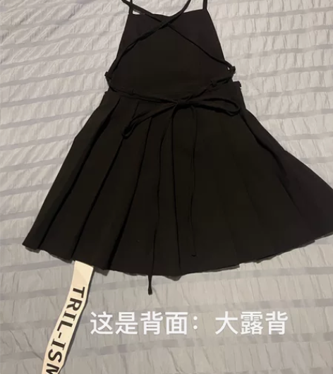 小众设计师款露背连衣裙   今天刚买的很喜...