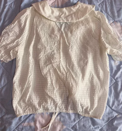 娃娃领泡泡袖上衣 面料透气 穿上去不闷热娃...