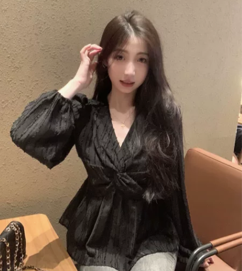 出1.品牌：独立设计师 2.季节：2021...