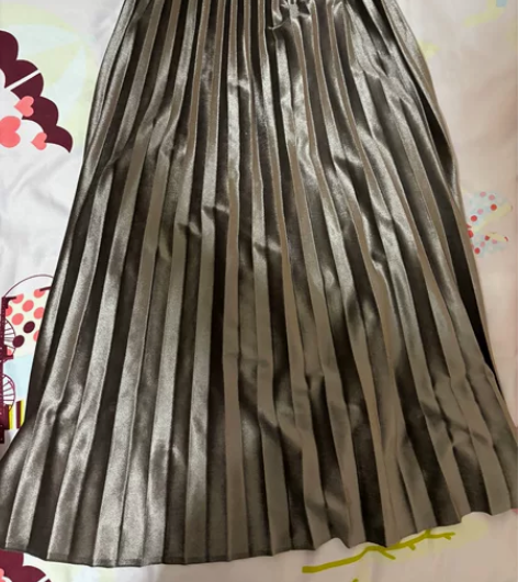 秋冬鱼尾半身裙 只穿过一两次 走起来波林波...