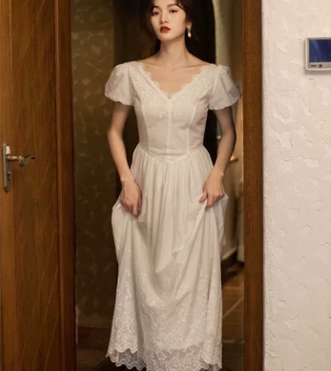 白色公主风连衣裙穿到 110 斤以内，胖了...