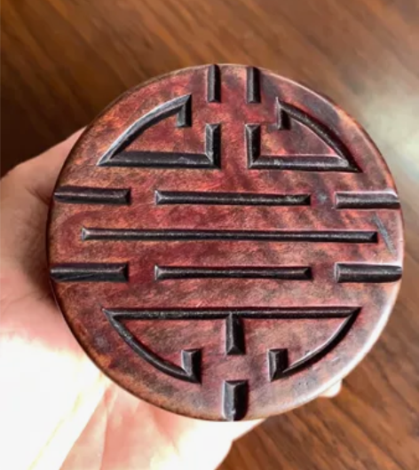 棠梨木雕团寿纹印章，尺寸更大，不知道做什么...
