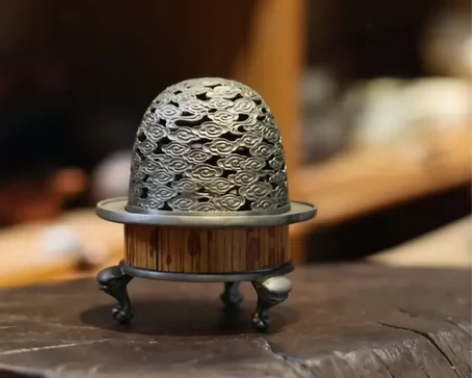 茶具店转让的，手工湘妃竹老锡祥云香炉 三足...