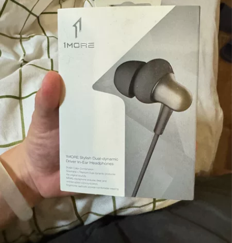 原装1MORE万魔降噪耳机 感兴趣的话点“...