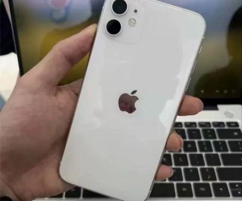 iPhone 11 64g，有面容，有原彩...