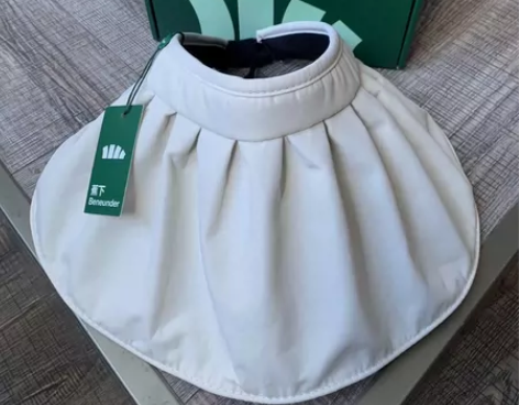 蕉下米白色防晒帽，在网上买的，到手后发现这...