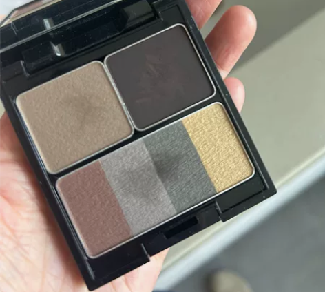 白凤堂眉粉 成色如图 保正 里面的贴合可能...