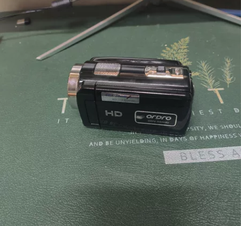 欧达DDV-550HD。DV摄像机，翻转屏...