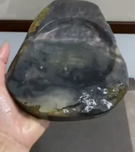 肇庆端砚.（随形老坑顶青花石墨海）一件 石...