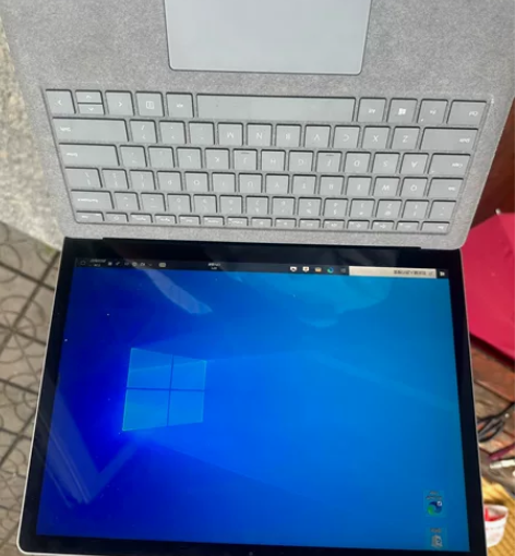 在保微软笔记本Surface Laptop...